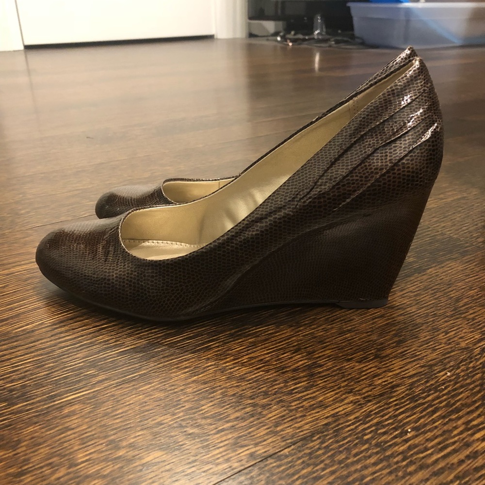 Bandolino Brown Wedges